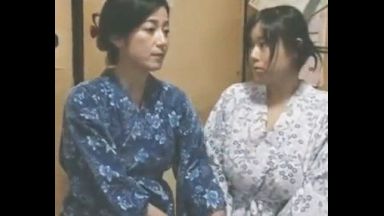 ！「今日は娘が夜のお相手を…」目の不自由なMomの再婚相手の性処理は娘とMotherと交互に…Momの為だからのthumbnail