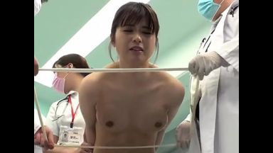 〖看護師×健康診断〗健康診断で好き放題されるナースさん羞恥プレイで異物挿入→潮吹きで子宮奥までバッコバコｗｗのthumbnail