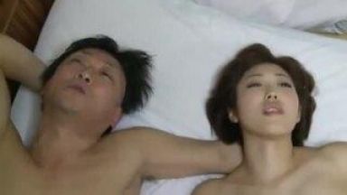 【ヘンリー塚本】旦那が居ない間に間男を自宅に連れ込んで…欲望が赴くままにセックスを致す！のthumbnail