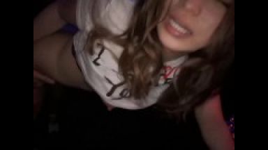 ヤリマンすぎてどこでもヤッちゃうむちむち巨乳白ギャル簡単に生ハメ生中出しOKのthumbnail