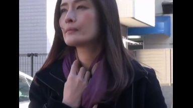 ！ねえ…見てよ…ヘンリー塚本＠人妻！熟女でみんな絶対欲しくなるよね※浮気でエッチH動画「欲しいの…汚ちんぽ！」☆イラマチオ☆のthumbnail