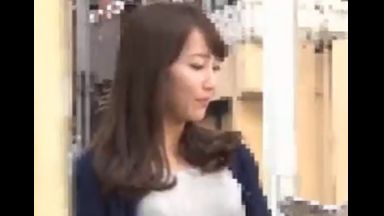 ☆素人！好きスキ中出し＠人妻！エロ動画で絶頂悶絶のナンパで欲求不満解消エロ動画→絶倫のthumbnail