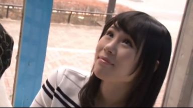 〚マジックミラー号〛　デカ過ぎる巨根が悩みの男性に興味深々　夫のモノに物足りない妻がデカマラの快感を味わうのthumbnail