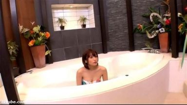 映える写真撮影のはずが…プロのハメ撮りで連続中出しされちゃうSNSで知り合った美少女のthumbnail