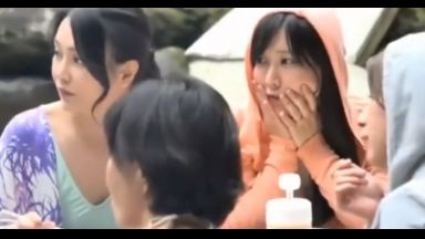 ♥人妻とお泊りキャンプ「ママ友が隣にいるのにチンポ見せられると欲しがっちゃう…私にくれるの？♥」のthumbnail