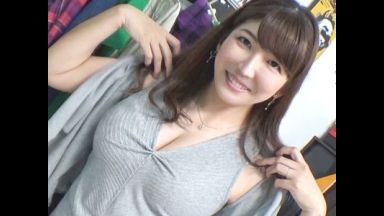 【連れ込み】マッチングアプリで捕まえた三十路美魔女美女人妻！お持ち帰りされトイレも盗撮隠し撮りされた浮気妻の不倫セックス！のthumbnail