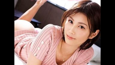 【巨乳フェチ・お姉さん♥VR】同棲を始めた大好きな彼女が甘えながら股間を擦り大きくなった肉棒を擦って咥えて跨って。。。のthumbnail