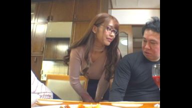 【木下ひまり】小悪魔メガネの嫁の妹に、逆NTRされた義兄が、妻に内緒で、自宅リビングで、ナマFUCK…のthumbnail