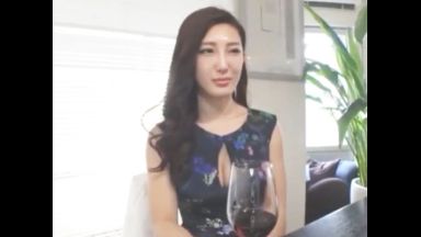 ♡子持ち人妻が自宅で昼間から中出ししちゃう…欲求不満のおまんこは愛液トロトロで中出し精子を搾り取っちゃう…♡のthumbnail