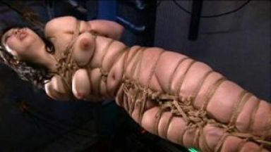 軋む荒縄が締め付ける巨乳おっぱい！女スパイが緊縛ぐるぐる巻きで鞭打たれる暴虐拷問室！のthumbnail