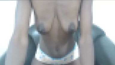 カスカス乳首の垂れ乳が母乳を飛ばしているけど見てみるか？？のthumbnail