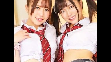 【葉月もえ＆奏音かのん♥VR】アメリカンスクールの制服姿で挟み撃ちにしてきたW小悪魔が肉棒を擦りながら淫語を囁き。。。のthumbnail