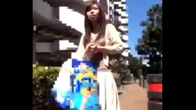 ！買い物帰りの昼下がりの団地妻の自宅でcreampieしちゃう！Madam…僕とSEXしませんか？えっ…えっ…発情Pussyは愛液トロトロのthumbnail