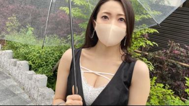 【素人】色気半端ないエレガントセレブ妻が浮気願望を抑えきれずチンポにむしゃぶりつく！のthumbnail