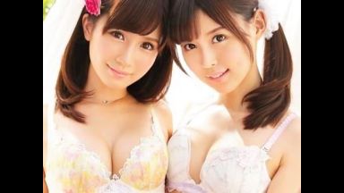 【葵つかさ…小島みなみ♥】挟み撃ちにして下半身を責めまくるW小悪魔美少女が亀頭を咥えアナルを舐め回し刺激に。。。のthumbnail