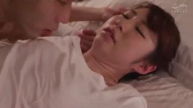 【沖田里緒】出張マッサージ呼んだらヤれそうな女が来たのでめちゃくちゃセックスした胸チラのthumbnail