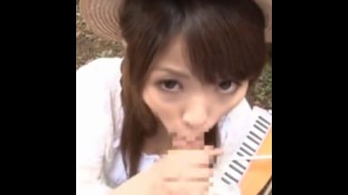 森の中でハーモニカを吹く麦わらJK！そんなのよりおじさんのを吹いてよ！のthumbnail