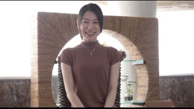 【初撮り・武井美久】清楚なスレンダー人妻・・夫婦性活はマンネリ！巨根男優と淫らに交わり中出しされて興奮気味の奥さん！のthumbnail