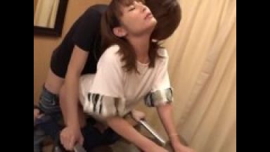 【花咲いあん】美容師のお姉さんが超エロいスレンダー美脚ボディで誘惑手コキフェラ抜きしてくる痴女！立ちバックガチエロのthumbnail