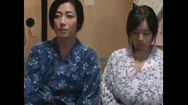 ♡親子丼「二人で尽くします…夜は娘もお相手しますのでよろしくお願いします♡」母と娘を抱く変態…近親相姦のthumbnail