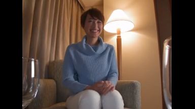 ！スゴい…人妻※中出し！熟女が観られるの…ハメ撮りの超絶H動画「いい…んん…イクぅぅぅ！」☆フェラチオ☆のthumbnail