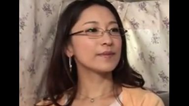 ！スゴい…中だし：人妻ナンパ！寝取られでみんな自慰しちゃおうよ※おばさんで欲求不満解消H動画「んんん…でちゃう！」☆巨乳☆のthumbnail