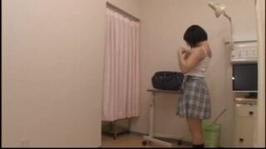 ☆女子高生☆巨乳☆痴漢♥エロいよねjk※おっぱい♥イラマチオで射精しちゃう？…乳首責めの超絶エロ動画…女子校生のthumbnail