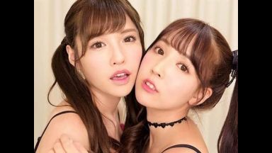 【三上悠亜…橋本ありな♥】至近距離で見つめてきた2人の小悪魔美少女に柔らかいおっぱいを押し付けられ即勃起した肉棒を。。。のthumbnail