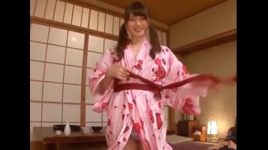 ！観て・見て・視て…浴衣＿絶倫！おっぱいで絶頂しちゃってフェラで濡れちゃおうよHね「いい…んん…イクぅぅぅ！」☆巨乳☆のthumbnail