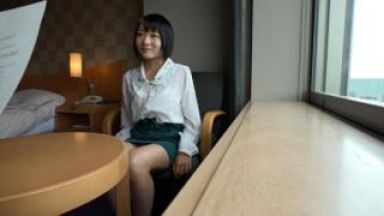 幼い身体した純粋無垢な貧乳パイパン美少女！真昼間からホテルで卑猥な撮影会のthumbnail