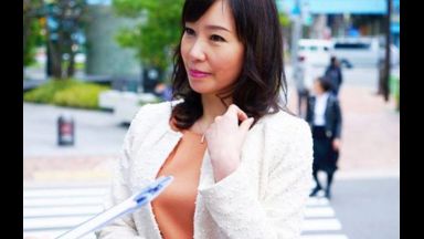 やめないで～！銀座でナンパした五十路妻が若いチンポにスケベ媚びのthumbnail