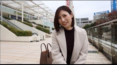 【ＡＶ出演・欲求不満妻】旦那では物足りない？ＡＶに興味ありの奥さんとハメ撮り、淫らなエッチに感じまくって絶叫！のthumbnail