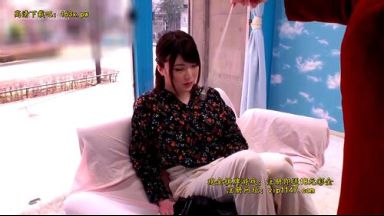 【マジックミラー号】催眠術レイプされちゃったかわいい素人ナンパ寝取られレイプ被害者のthumbnail