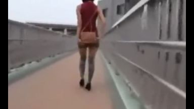 ♡ミニスカのパンチラ気にするお姉さんを痴漢…純白パンツが愛液と精子で濡れちゃてチンポ咥えちゃった♡のthumbnail