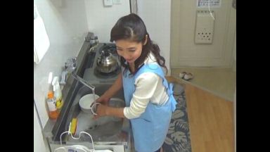 【熟女】おばさんレンタルの50代美魔女美女人妻を盗撮隠し撮り！巧みに脱がされなし崩しにハメられた浮気妻のエロ不倫セックス！のthumbnail