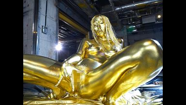 【VR×波多野結衣】「こういうのも悪くないでしょ？」金箔まみれの美女と濃厚SEX！ピカピカのマンコにたっぷりと中出し！のthumbnail