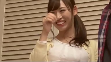 旦那さんがそばにいるのに笑顔だった人妻が犯される人妻レイプ寝取られレイプのthumbnail