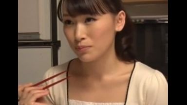 ♥母子相姦「さっき白い液が出たでしょ…あれが精子よ…♥」息子の性教育はは母のおまんこ…勃起したチンポを向け入れちゃうのthumbnail