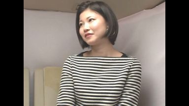 【人妻ナンパ】黒パンスト越しのTバック美尻がエロエロな黒髪美女奥さんをホテル連れ込み！他人棒挿入される倫セックスで中出し！のthumbnail