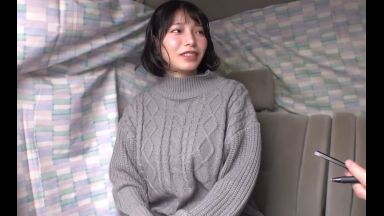 あぁダメ！美人妻がニットを膨らませる巨乳の敏感乳首を責められ陥落のthumbnail