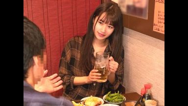 居酒屋で相席した美女人妻をお持ち帰りし宅飲みから不倫セックス!?途中でゴム外し無許可中出しする姿を盗撮隠し撮り【連れ込み】のthumbnail