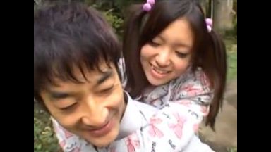 パパ大好きなJSの娘と山菜狩りに来てコテージでラブラブ近親相姦【月本衣織 ミニ系 小学生】のthumbnail