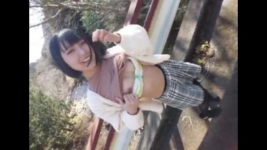 ☆市来まひろ☆「怒られることしてる気分♡」旅行先での危ない行為で勃起してしまったんで処理して貰いましたｗ汚れるんで中出し!のthumbnail