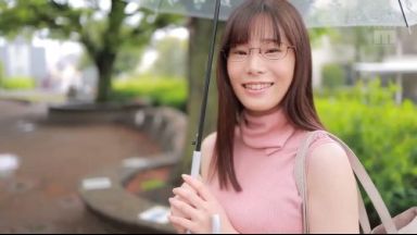 【結城りの】＜大学生×デビュー作＞普段は経済学部系の大学に通う真面目でメガネ美人お姉さん22歳が学校にナイショでAVデビューのthumbnail