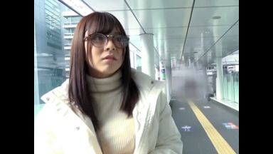 【素人ナンパ】SS級の激カワ美女をホテルに連れ込み濃厚セックス！問答無用の玩具責めで大量イキ潮噴射＆鬼ピストン種付けプレスで膣内射精！のthumbnail