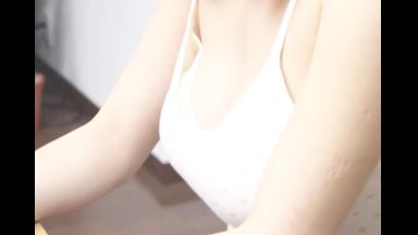 ♡親友のお姉ちゃんの脱ぎたてパンツの匂い嗅いでたら見つかった僕…♡姉の性処理チンポになっちゃったのthumbnail