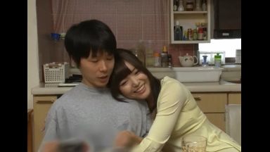 ♡母子相姦「週に4回はシようね…♡」母さんダメだよ…毎夜夜這いする母…中出しで息子の熱い精子を搾り取っちゃうのthumbnail