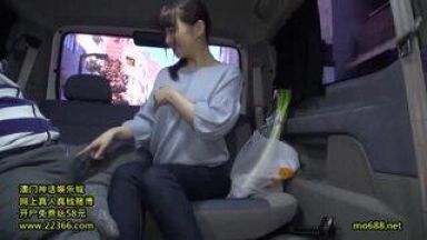 【素人】超ヤリてぇー！買い物帰りの美人妻をナンパのthumbnail