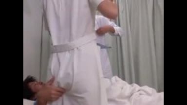 黒パンストナースにセクハラしまくってエロい手コキフェラ抜きさせてる入院患者さんのthumbnail