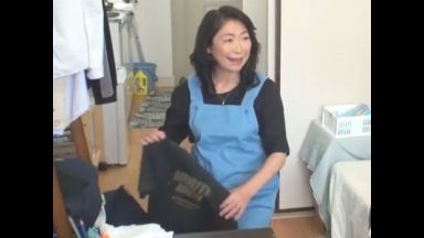 【熟女】おばさんレンタルの50代美魔女美女人妻を盗撮隠し撮り‼！背面騎乗位からバックで突かれる浮気妻のエロ不倫セックス！のthumbnail